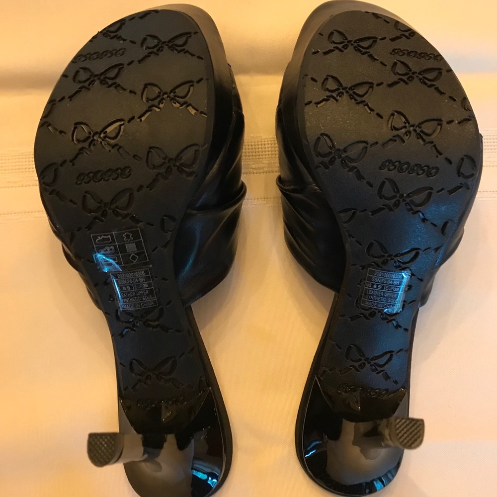 Sandals - Picture 3 of 4